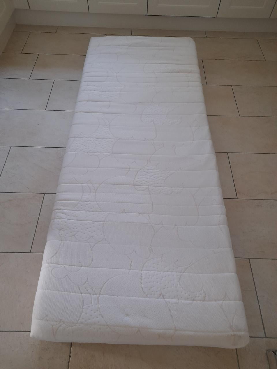 80 x 200 x 19 Matras (in goede nette staat)