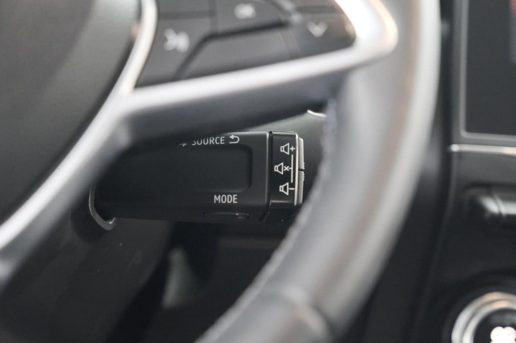 Renault Clio tce 100 bi-fuel intens | camera | navigatie | parkeersensoren 