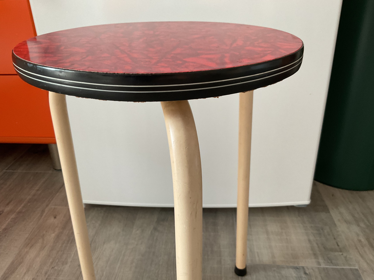 Formica rode kruk met bies vintage