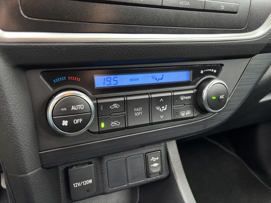 Toyota Auris 1.6 now top 5 editie/trekhaak/57.000 km!!