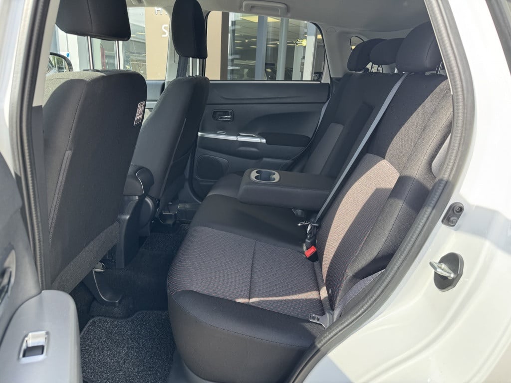 Mitsubishi Asx 1.6 cleartec intense | navigatie | trekhaak | airco | achter