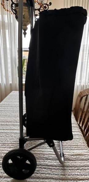 NIEUWE BOODSCHAPPEN TROLLY . 1 KEER GEBRUIKT.