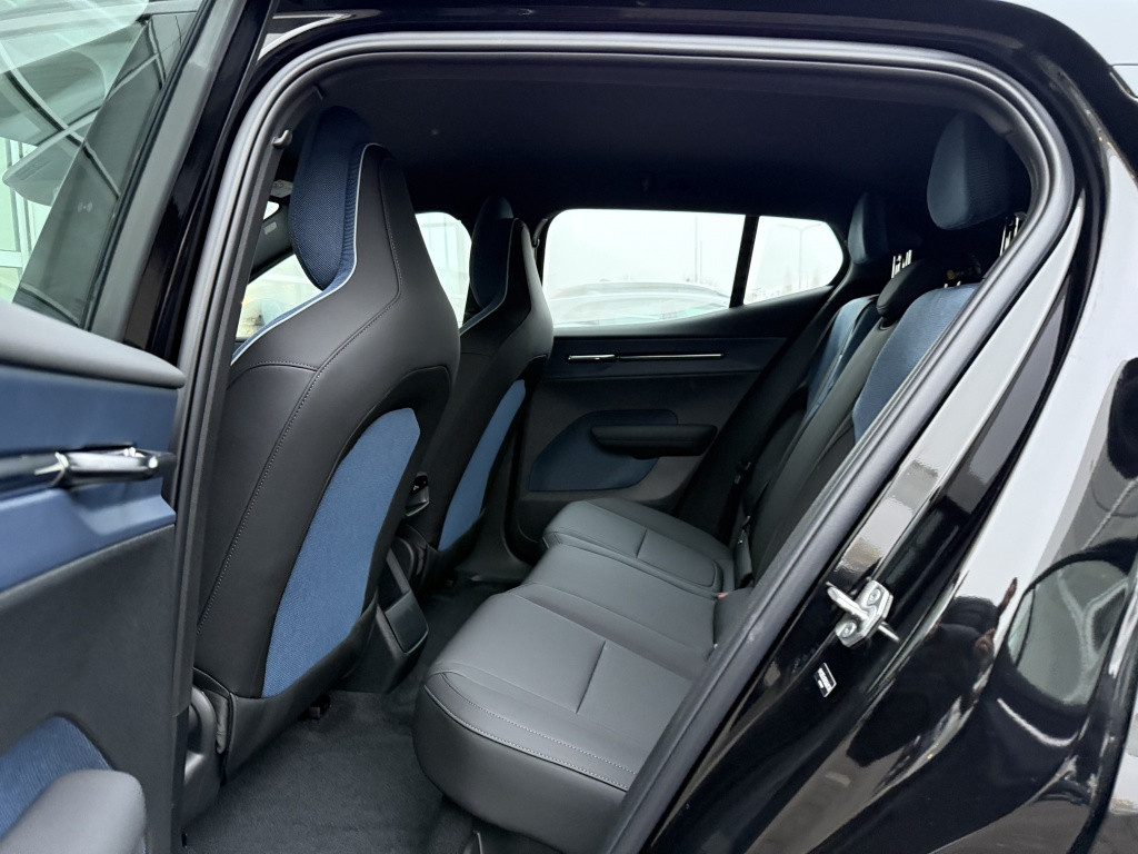 Volvo Ex30 nieuwprijs € 47.826 | extended range plus | climate | 20"
