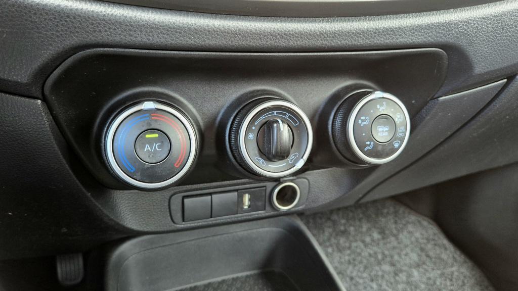 Toyota Aygo x 1.0 vvt-i mt play | camera | lane assist | acc | 17 inch | ai