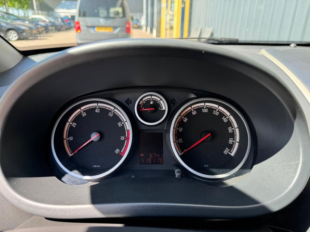 Opel Corsa 1.4-16v enjoy