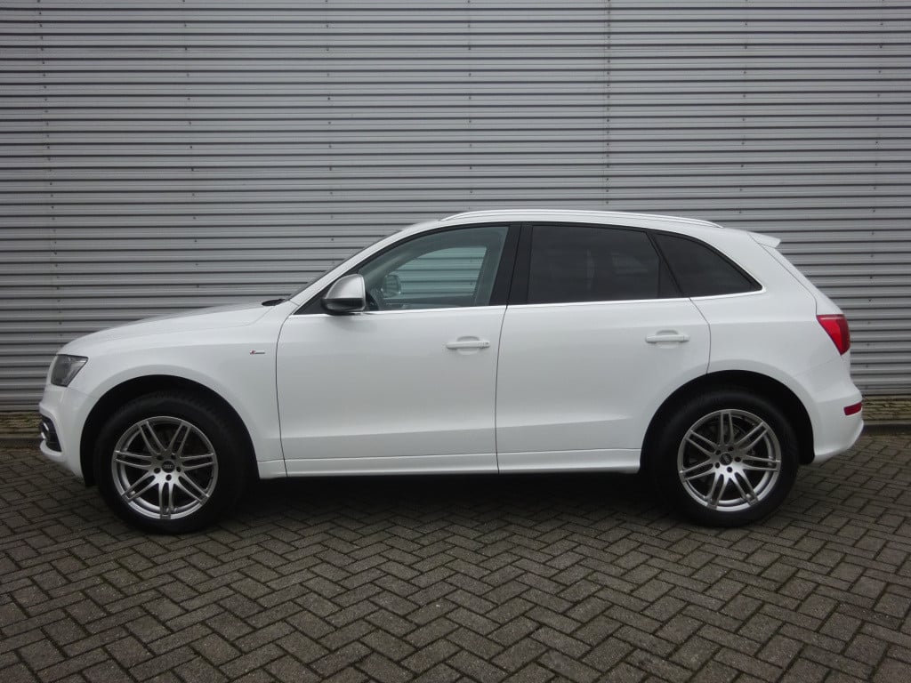 Audi Q5 3.2 fsi quattro pro line s panoramadak / navi / xenon / cruise / 19