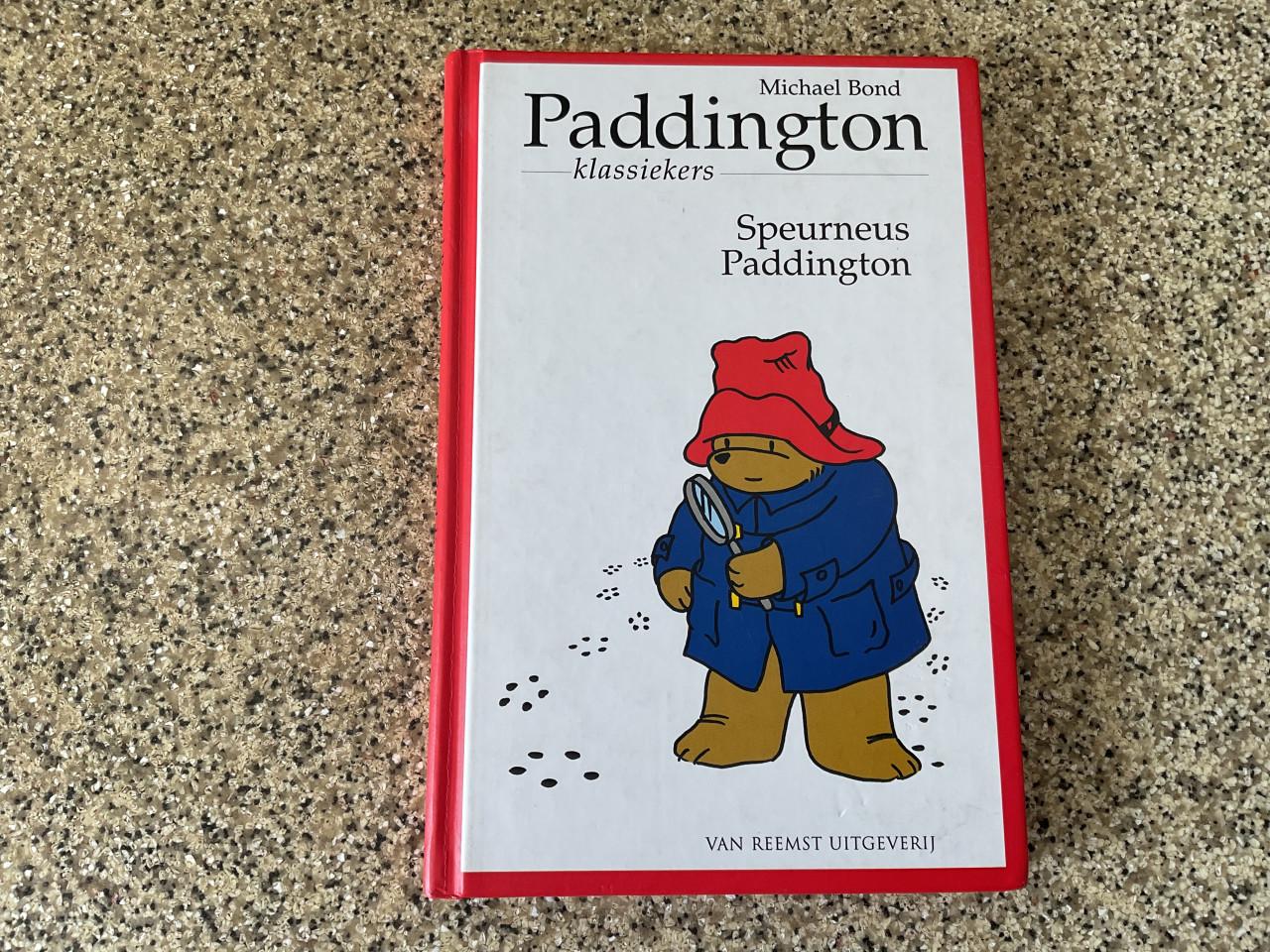 4 boekjes met harde kaft. Winnie-de-Poe en Beertje Paddington.