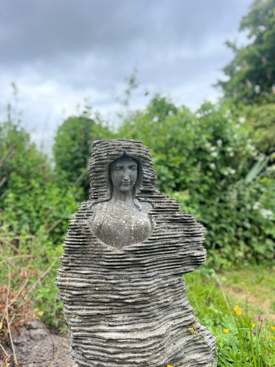 Tuinornament vrouw