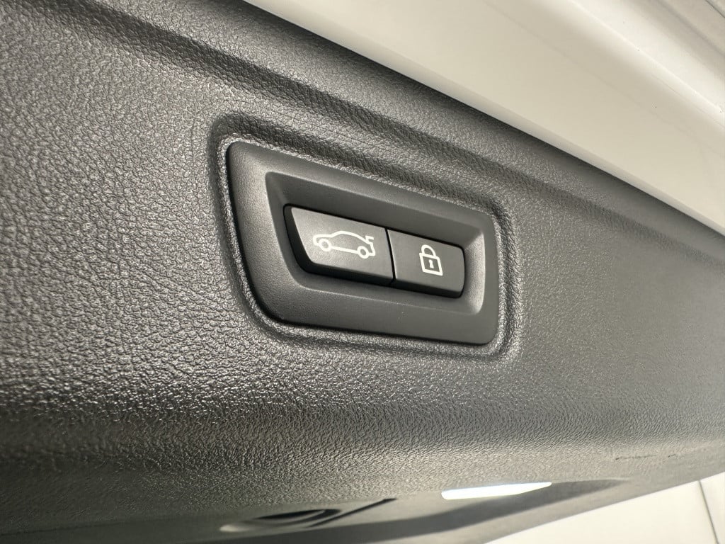 BMW 3-serie touring 330e xdrive m-sport | panoramadak | cognac | head-up-di