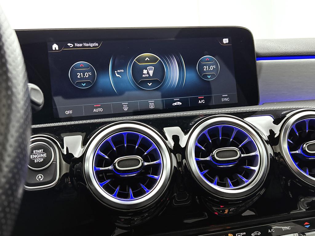 Mercedes-Benz A-Klasse 180 business solution amg | panoramadak | sfeerverli