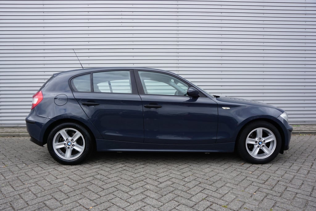 BMW 1 Serie 118i airco / elektr. ramen / lm velgen / nap / apk t/m 29-06-20