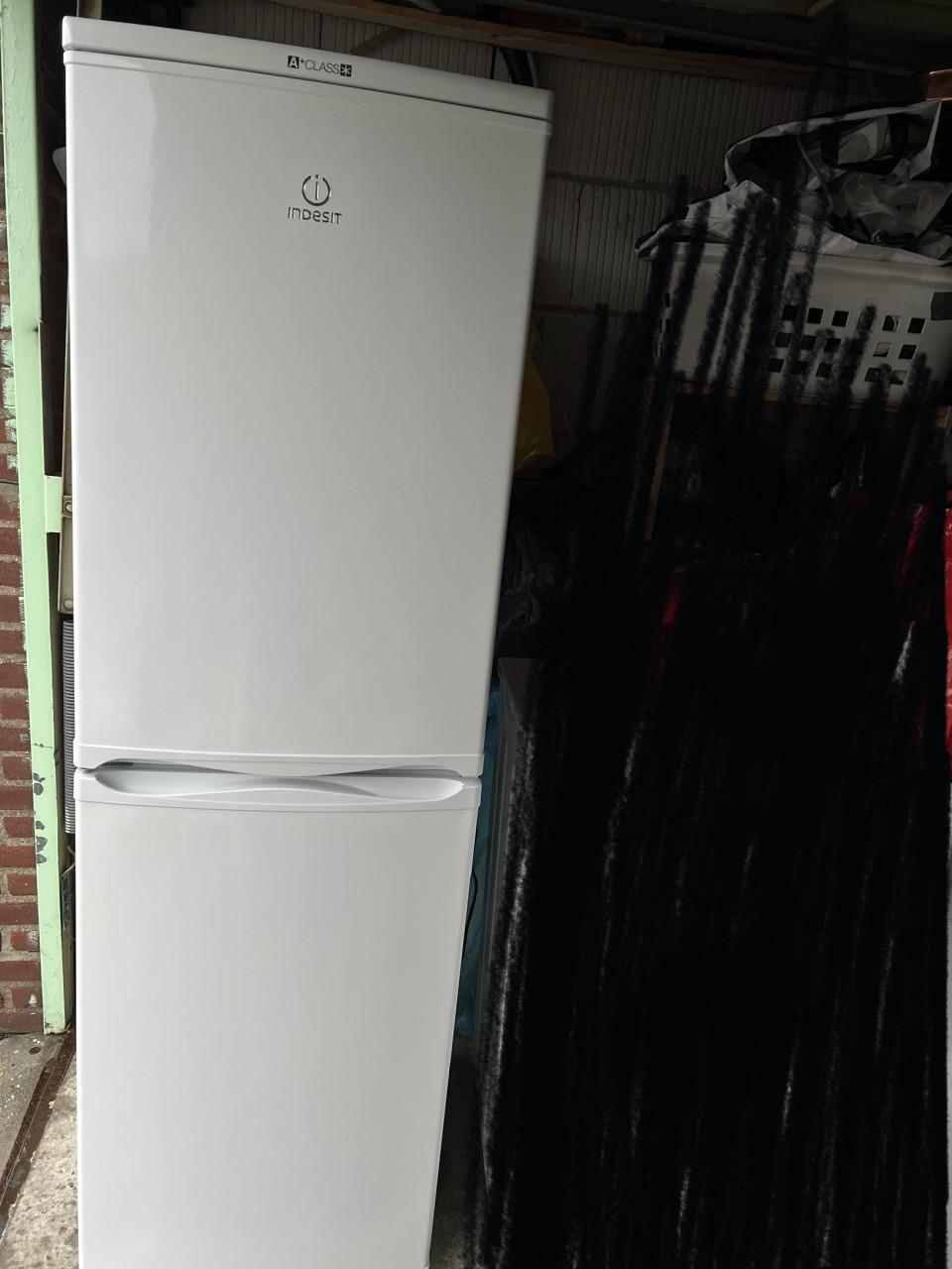 Niet gebruikte A+ klasse koel vries combinatie Koelkast vriezer 175x55 cm.