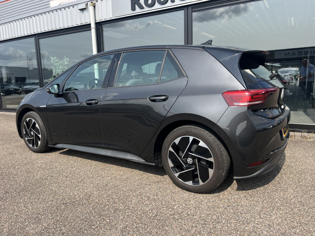 Volkswagen Id.3 45kwh 150pk pure , stoel en stuurverwarming