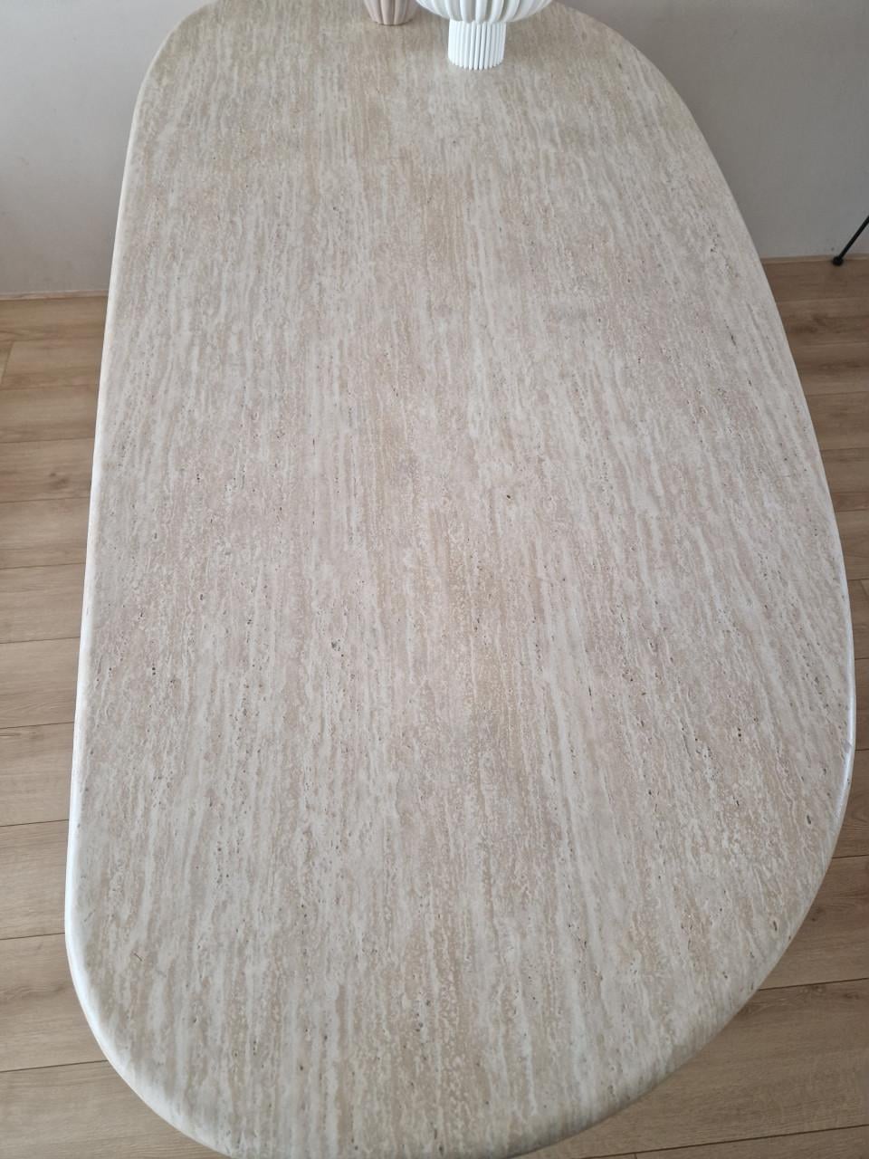 Eettafel travertin look