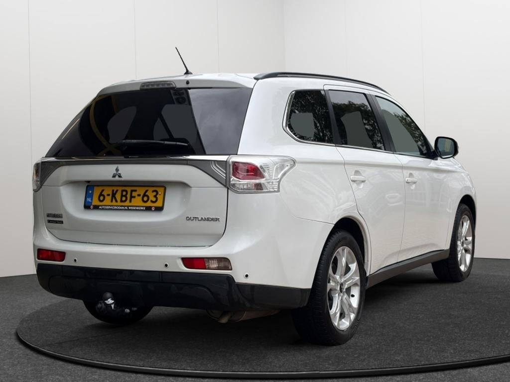 Mitsubishi Outlander 2.0 instyle | 7 peroons | trekhaak