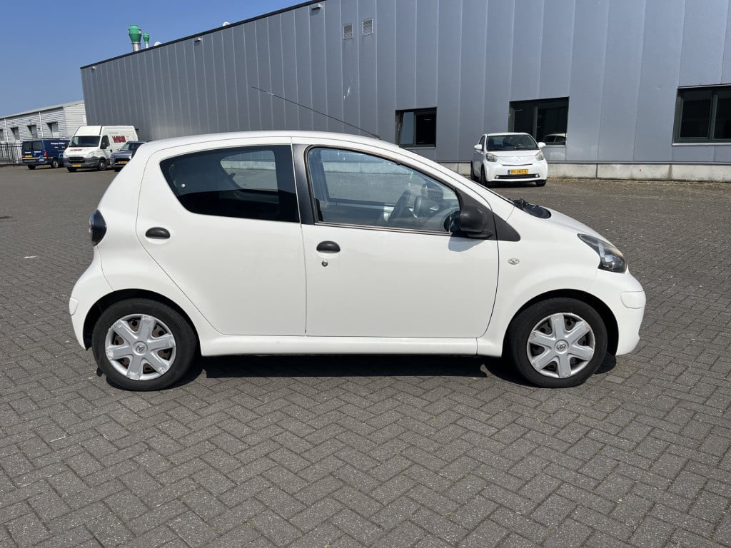 Toyota Aygo 1.0-12v cool 50 dkm