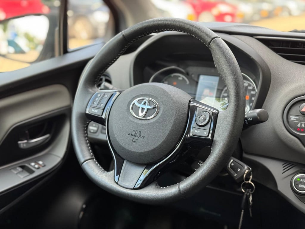 Toyota Yaris 1.5 hyb. energy