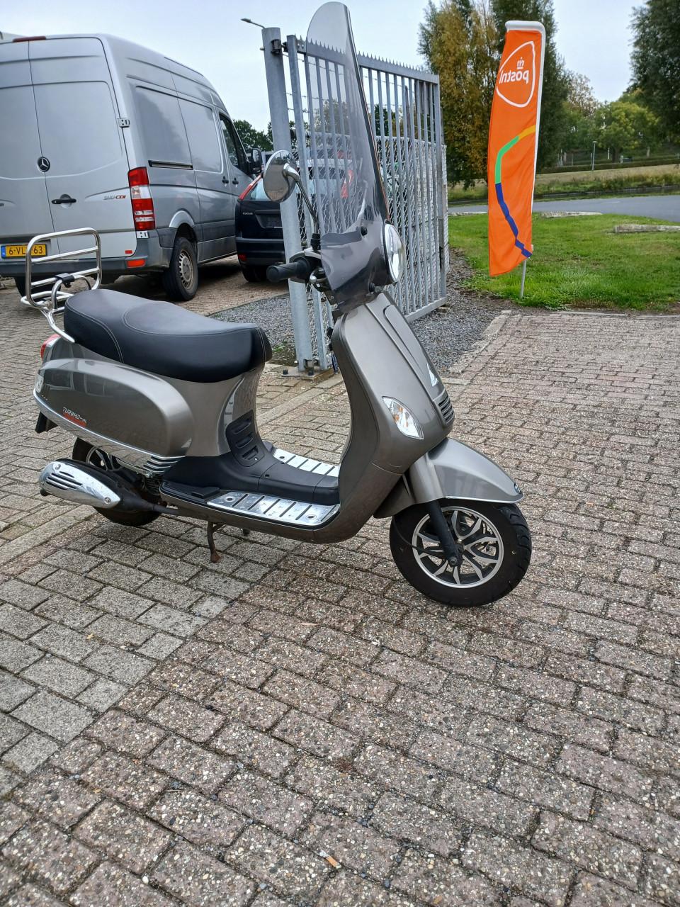 Turbho RL-50 scooter
