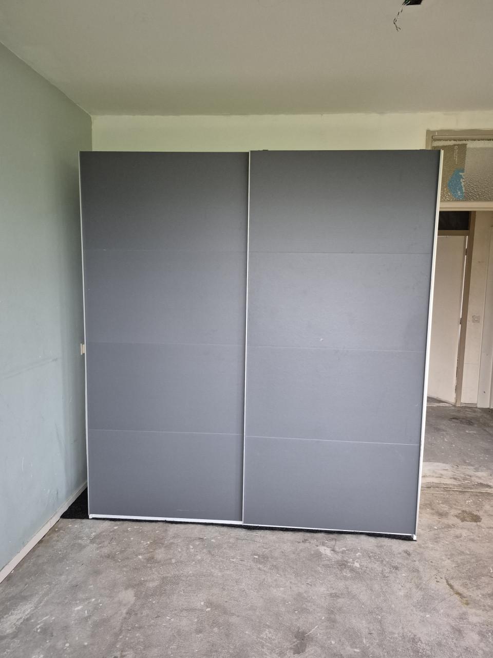 Kleding kast 2m breed x 220 hoog