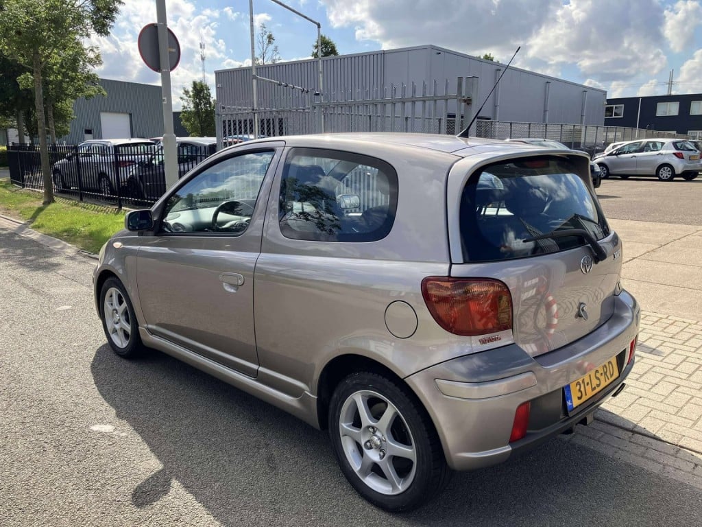 Toyota Yaris 1.5 vvt-i t sport