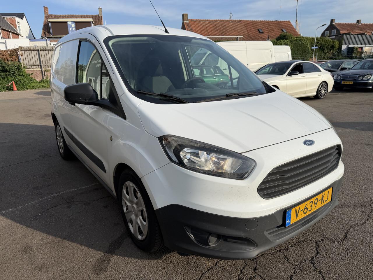 Ford Transit Courier 1.5 Tdci 55KW 2017 EURO 6 AIRCO NAP ! ! !
