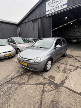 Opel corsa voljaar apk!