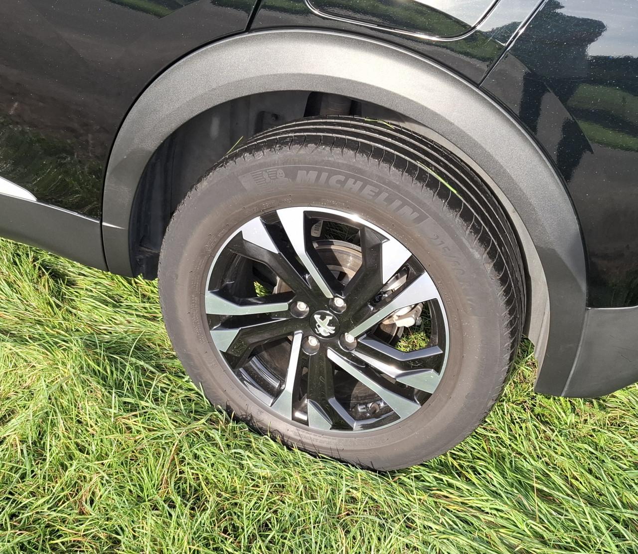 Zwarte Peugeot 2008 GT automaat/ 3D cockpit