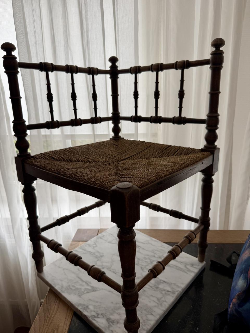 Klassieke antieke Bobbin hoekstoel