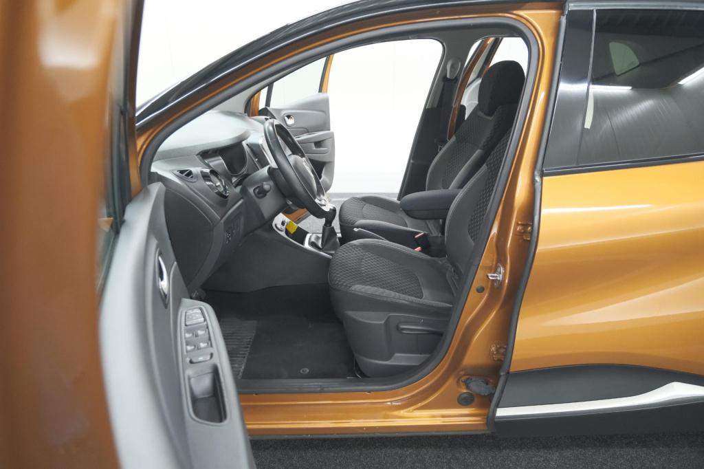 Renault Captur tce 90 intens | camera | dodehoekdetectie | navigatie | park