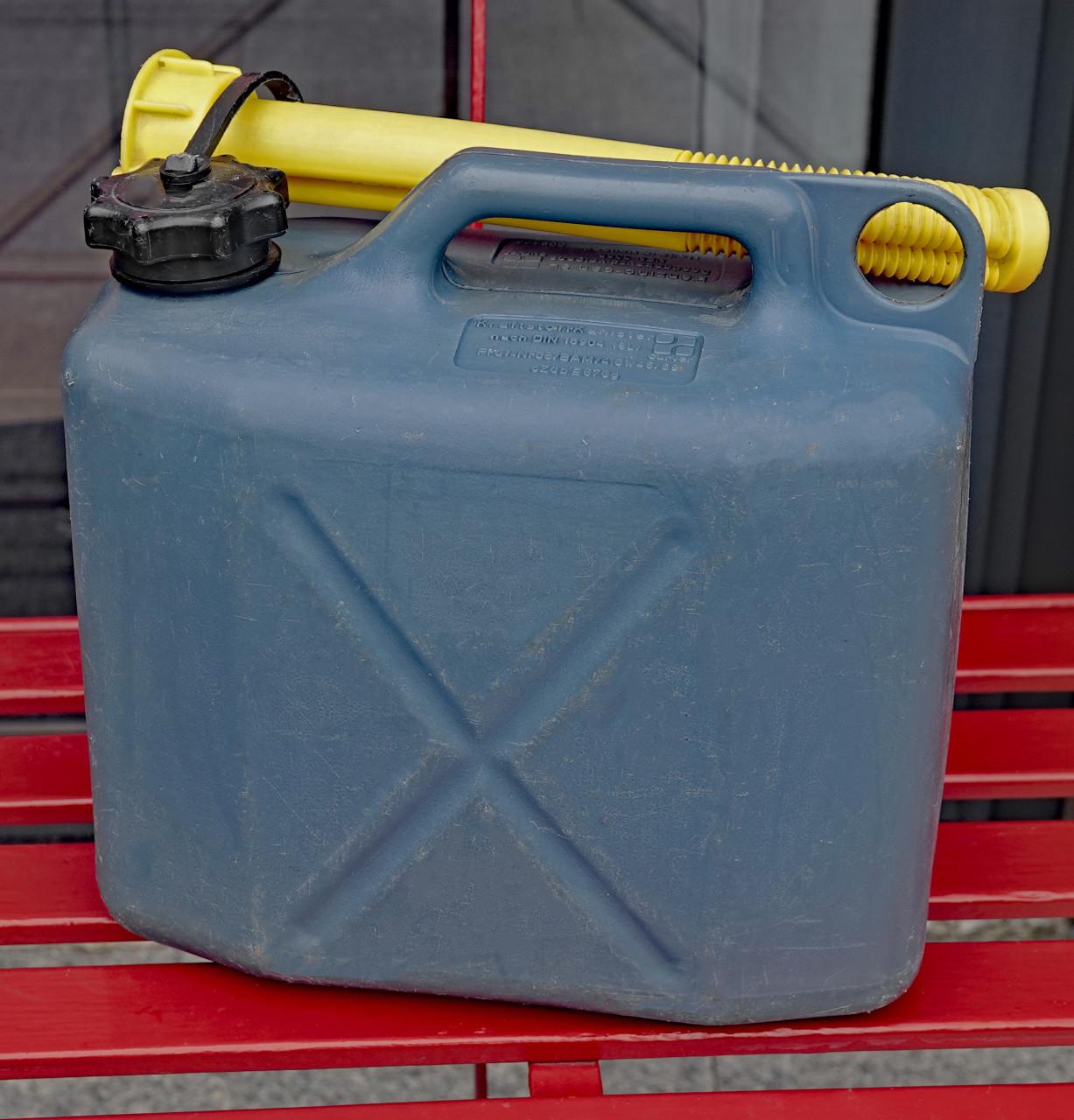 Jerrycan Curver 5 l, voldoet aan de norm voor brandstof