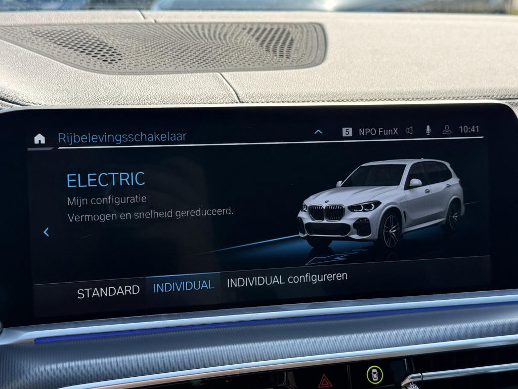 BMW X5 xdrive45e high executive | m pakket | pano | luchtvering | trekhaak 