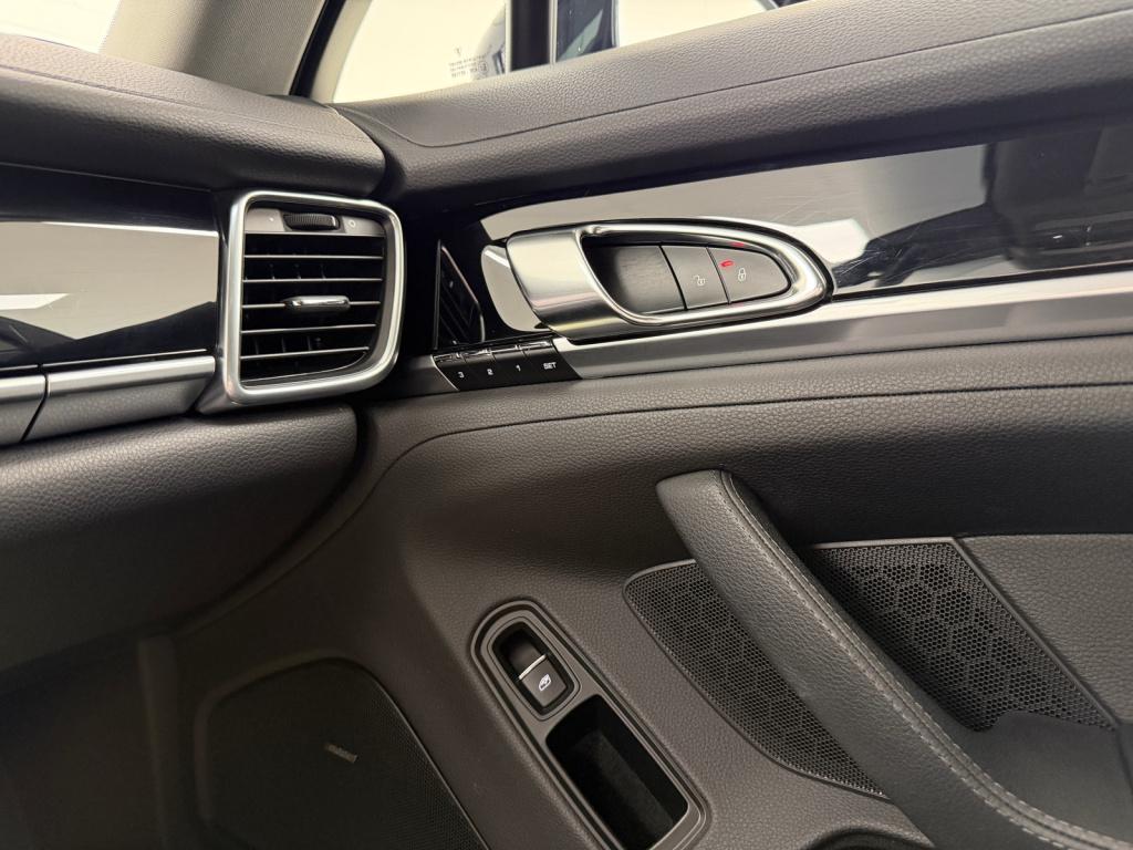 Porsche Panamera 3.0 s e-hybrid | org. nl | 1e. eigenaar | night blue metal