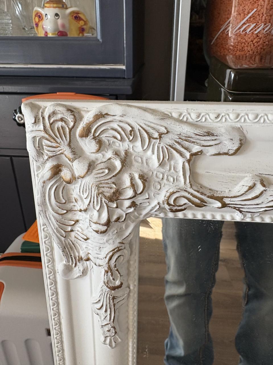 Spiegel met witte lijst