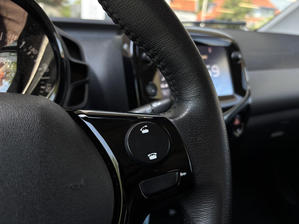 Peugeot 108 1.0 e-vti blue lease executive