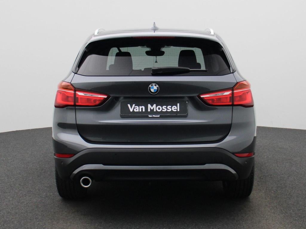 BMW X1 sdrive18i business edition plus | automaat | lmv | trekhaak | parkee