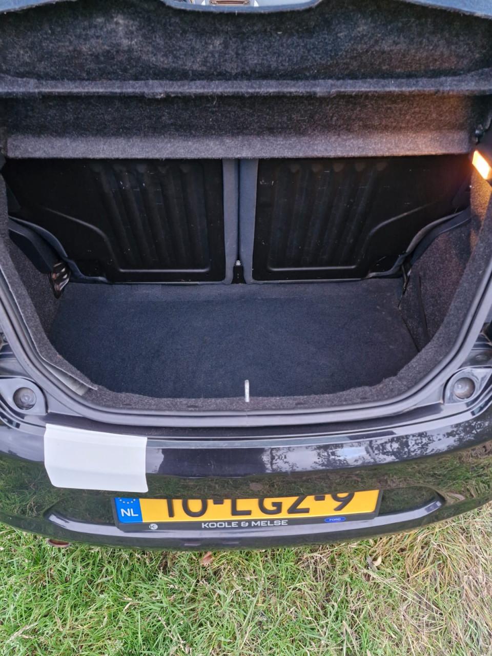 Ford Ka 1.2 51KW 2010 Zwart