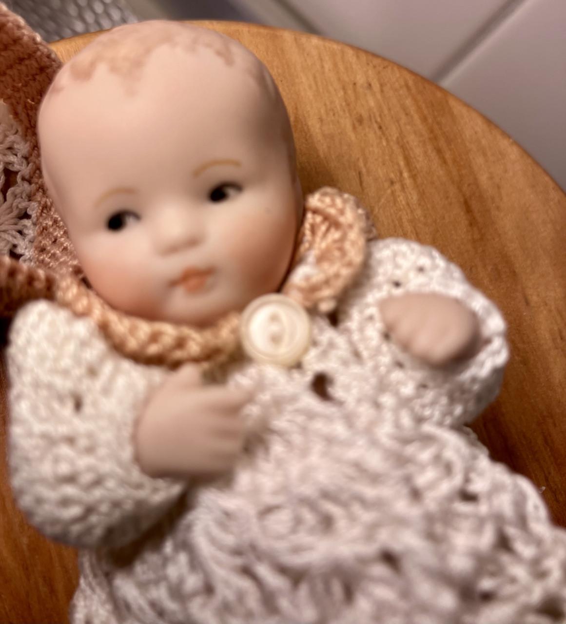 Porseleinen baby meisje