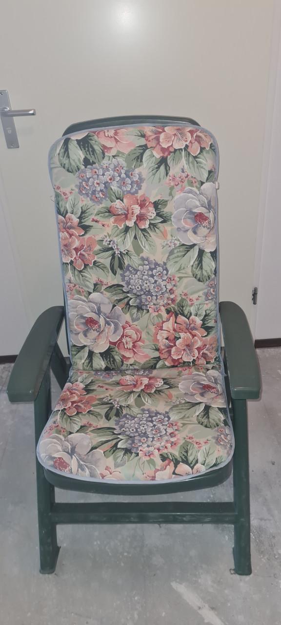 4 tuinstoelkussens in opberghoes