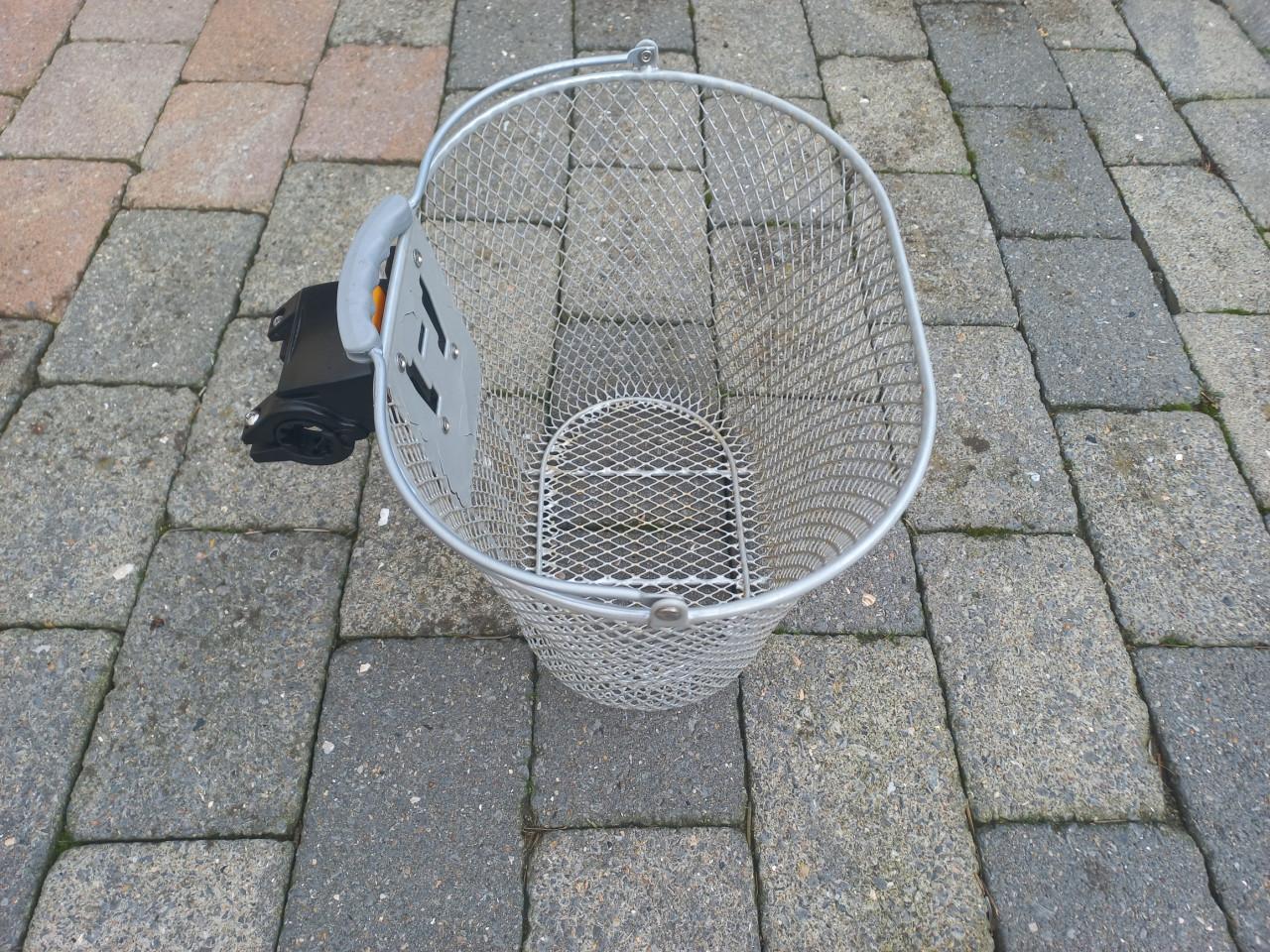 Te koop fietsmandje