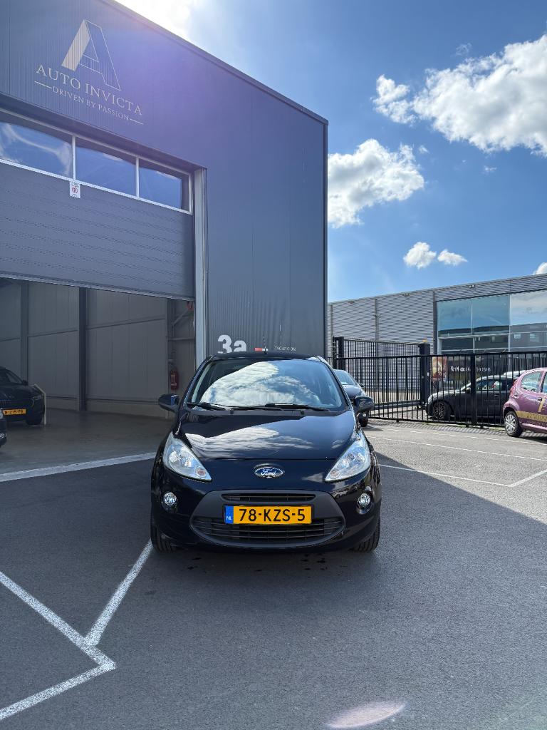 Ford KA 1.2 titanium - airco - nieuwe distributie