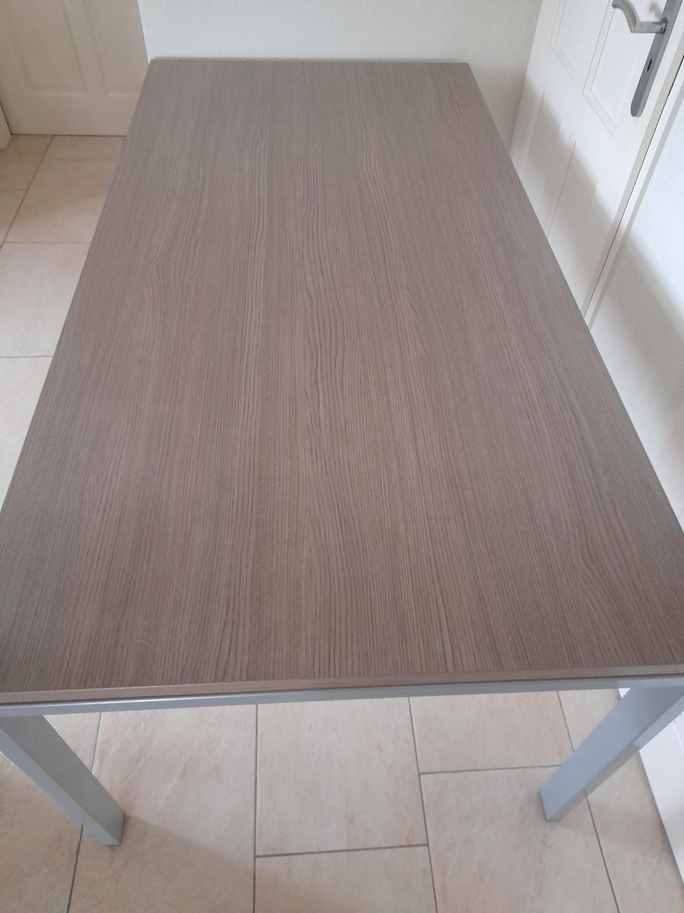 Prachtig bureau 90 x 180 x 75,5 (verstelbaar ) z.g.a.n.