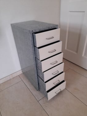 Metalen Ladenkastje  41,5 x 28 x 69H  (in goede staat )