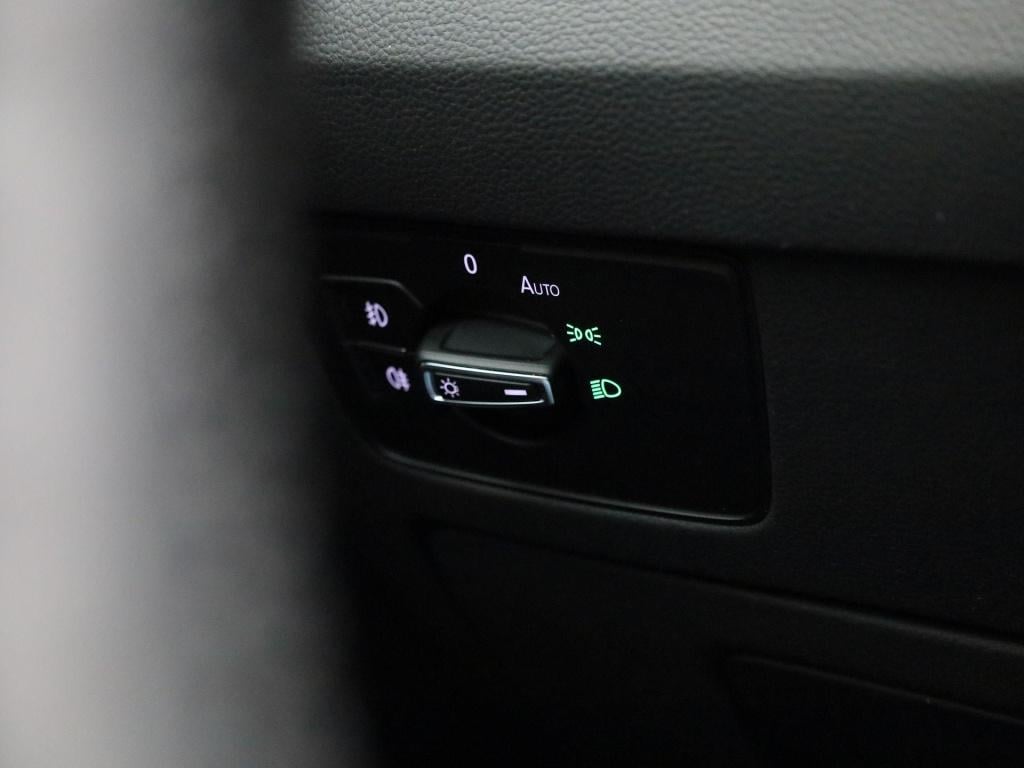 Volkswagen Passat variant 1.5 tsi business | automaat | lmv | parkeer senso