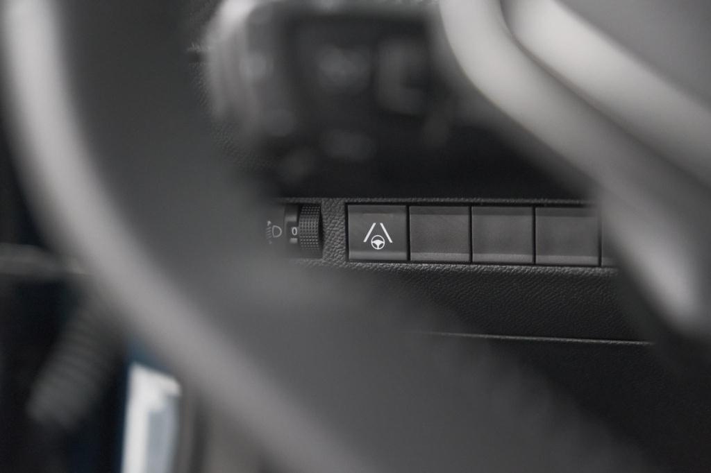 Peugeot 2008 1.2 hybrid 145 allure | vision plus pakket | 360 camera | adap
