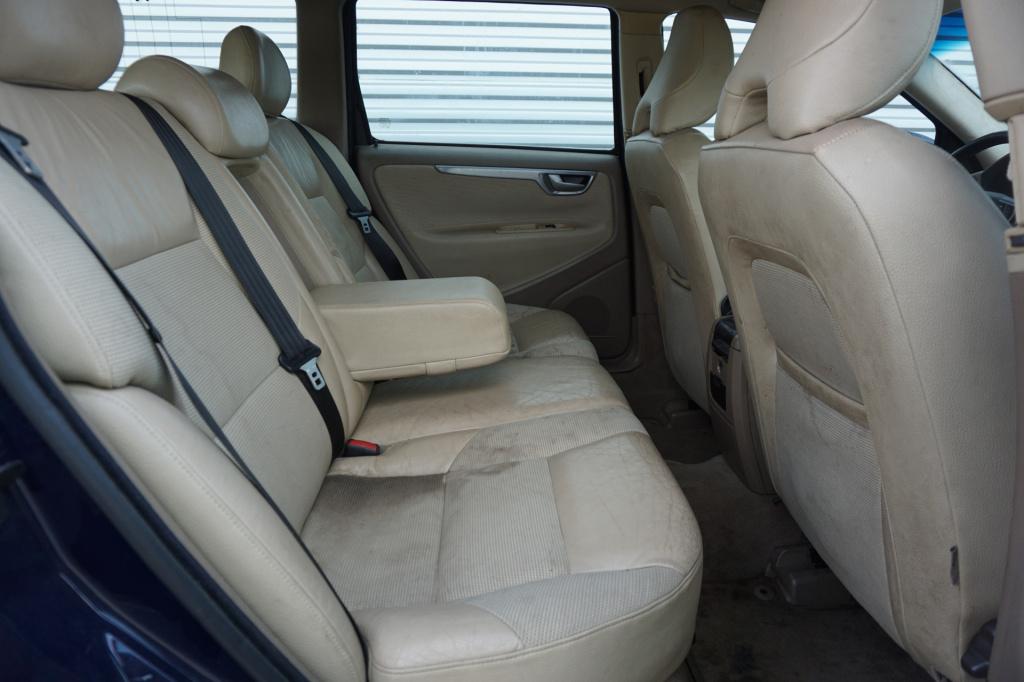 Volvo V70 2.4d edition airco / cruise / elektr. ramen / trekhaak / lm velge
