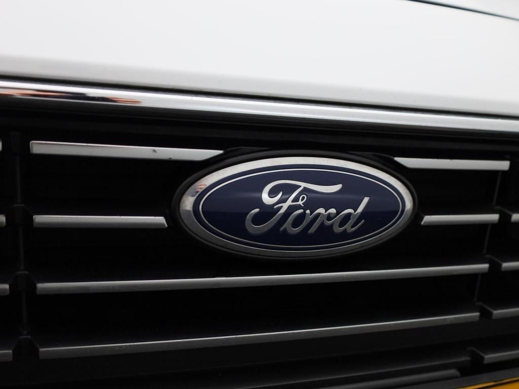 Ford Fiesta 1.0 ecoboost hybrid titanium