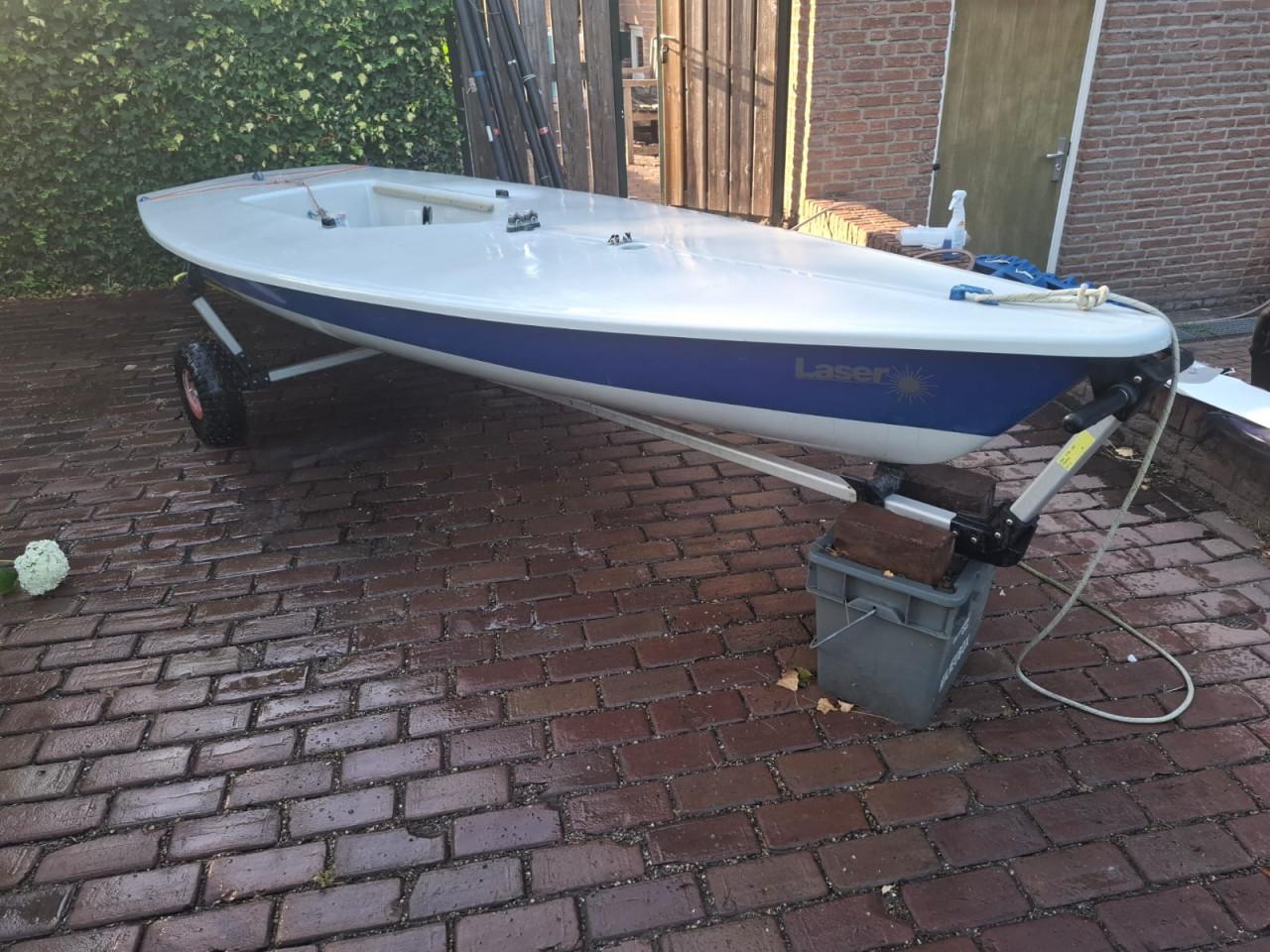 Laser / ILCA 171877 + trolley