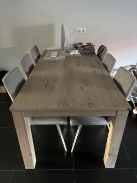 Eetkamer tafel met 6 stoelen