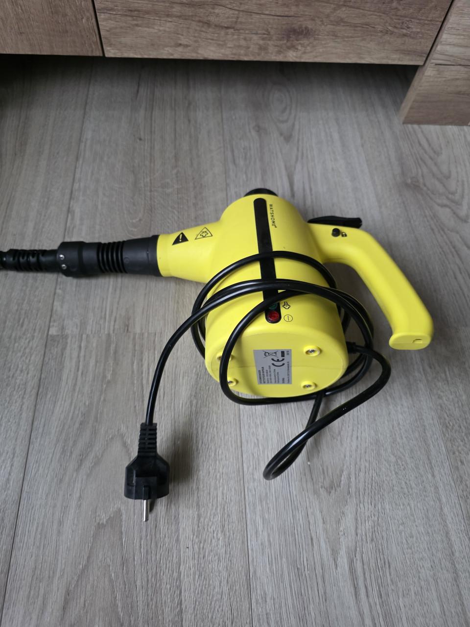 Stoomreiniger in goed staat en werkend in doos