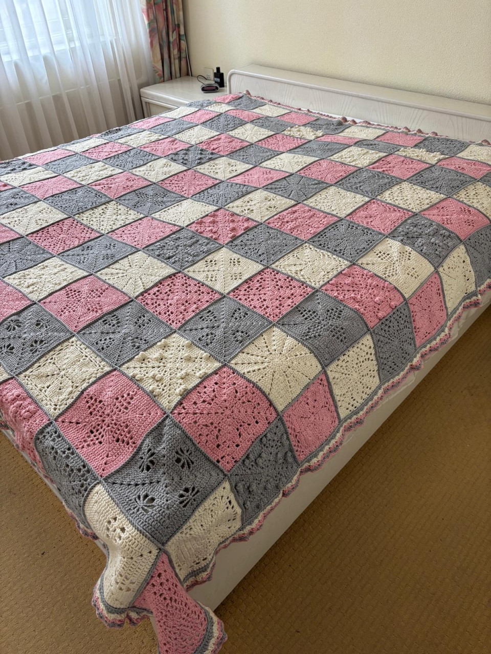 Sprei gehaakt